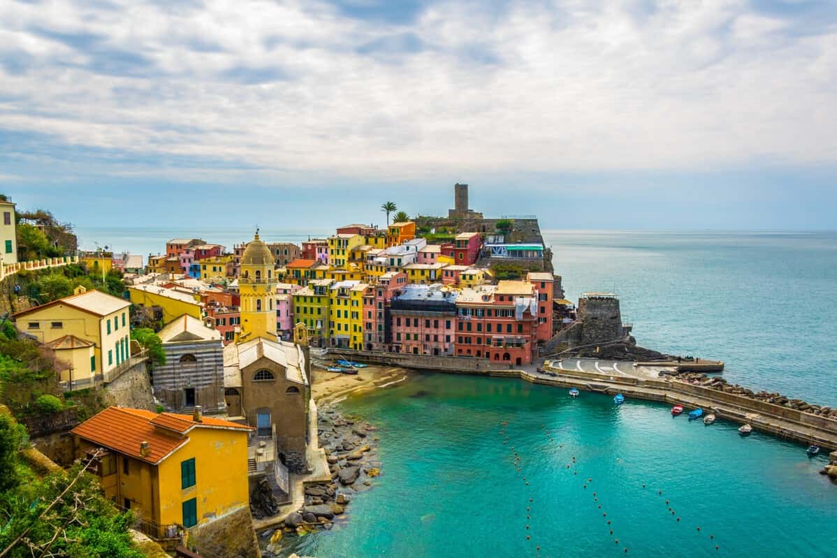 Vista das casas de Cinque Terre. O que fazer em Cinque Terre: vilas encantadoras, como chegar e roteiro completo