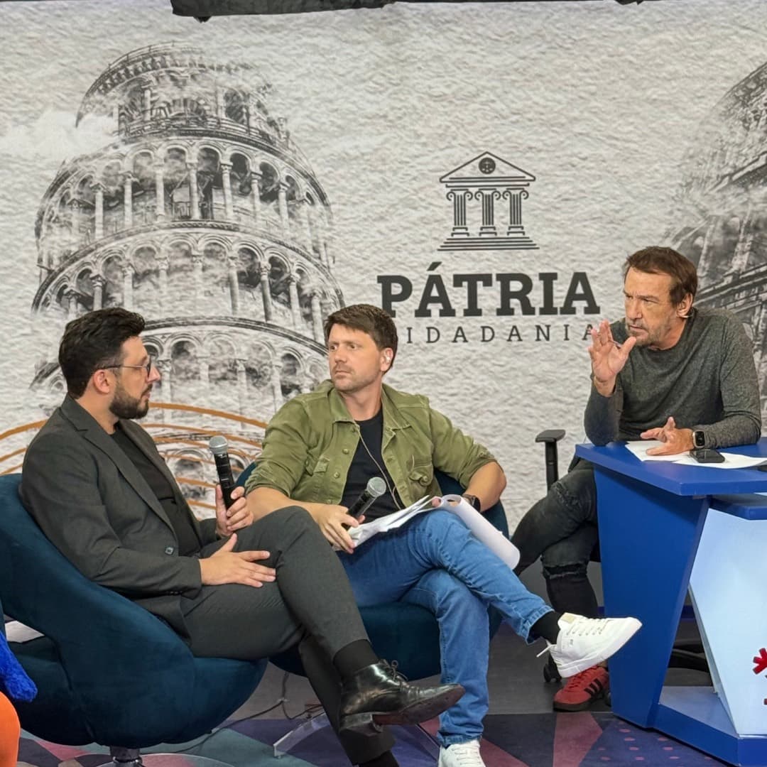 Estúdio Pátria Cidadania com equipe da Itália