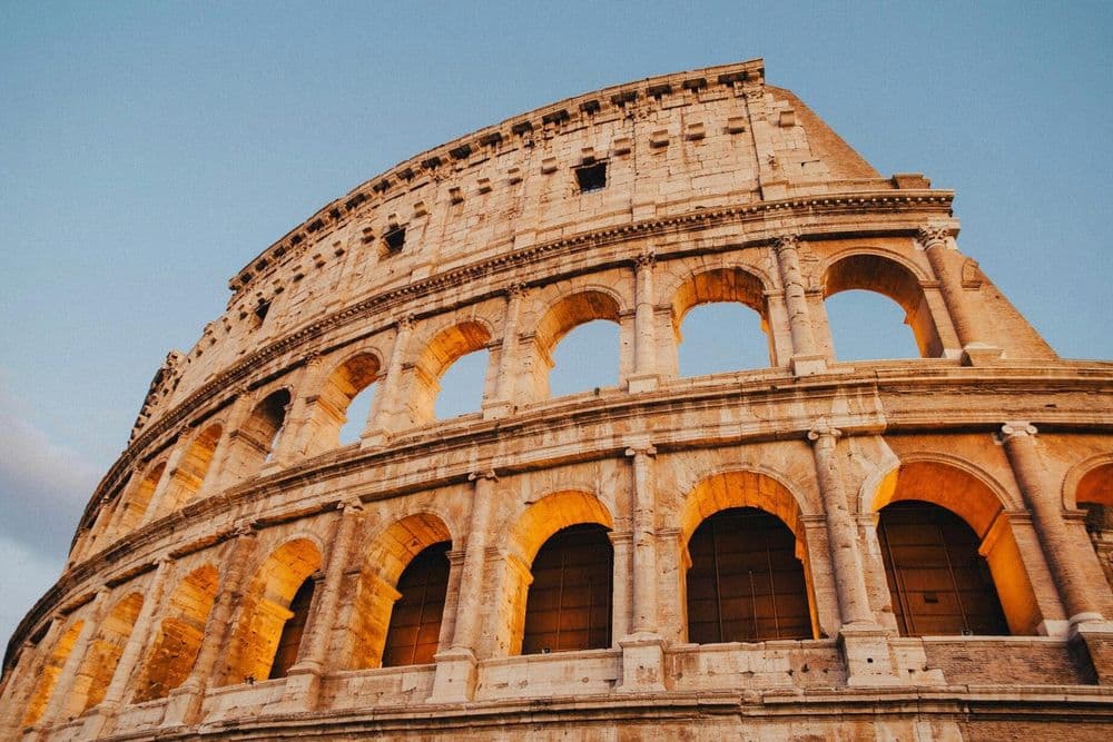Roma inaugura metrô-museu no Coliseu