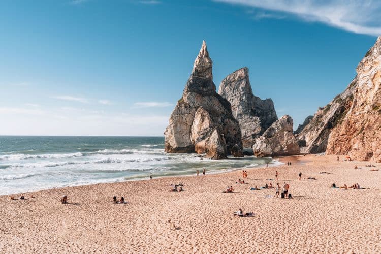 Praias de Portugal: as dez melhores praias portuguesas para aproveitar o litoral lusitano