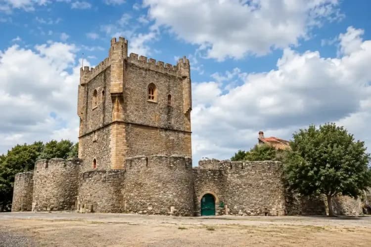 Origem do Sobrenome Farias: História e Influência no Brasil