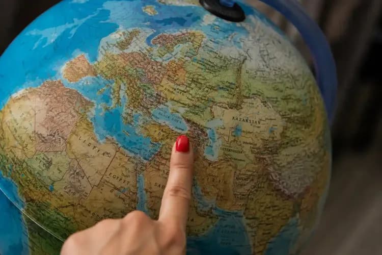 Origem do Sobrenome Fernandes História, Significado e Sua Influência Global