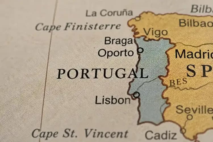 Origem do Sobrenome Reis História, Significado e Impacto Cultural